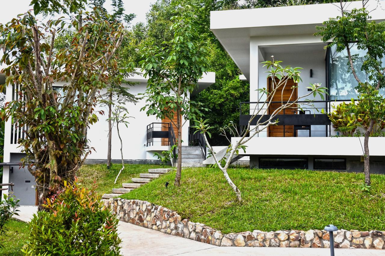 Hotel Hillocks &
