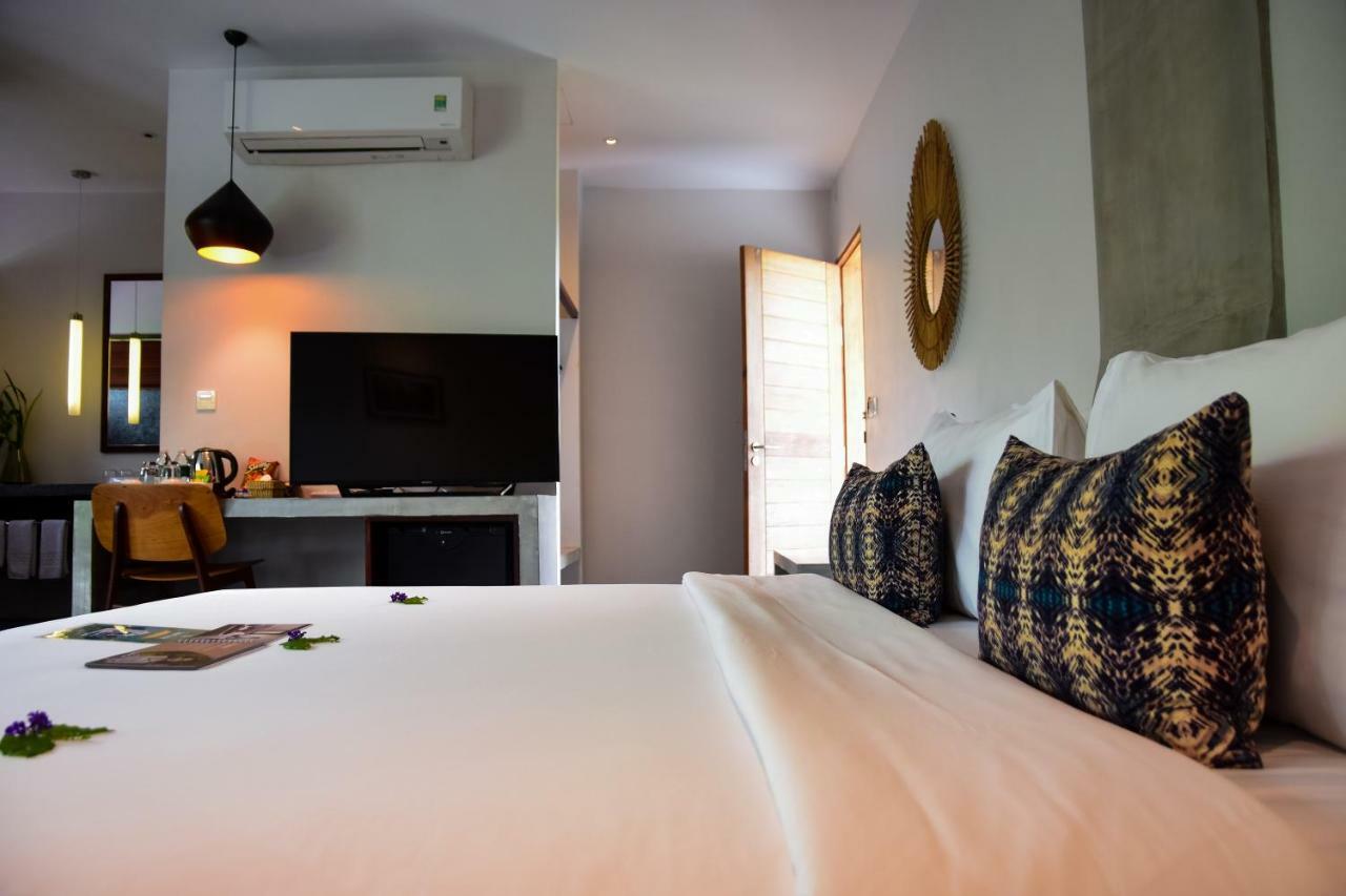 Hotel Hillocks & 5*